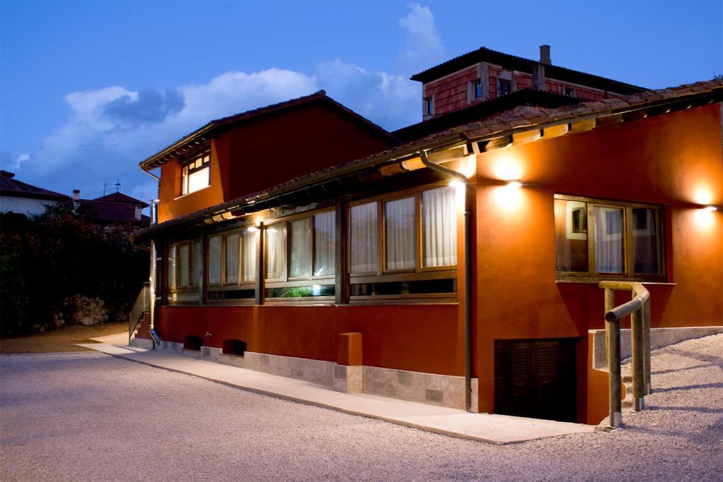 Hotel Y Apartamentos El Camin Poo De Llanes Extérieur photo