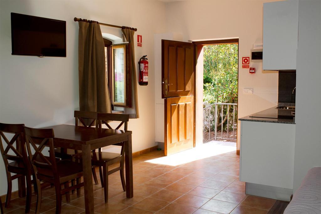 Hotel Y Apartamentos El Camin Poo De Llanes Chambre photo