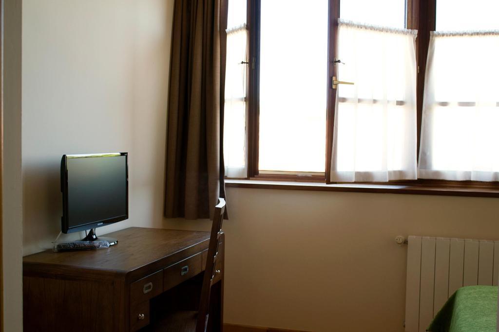 Hotel Y Apartamentos El Camin Poo De Llanes Chambre photo