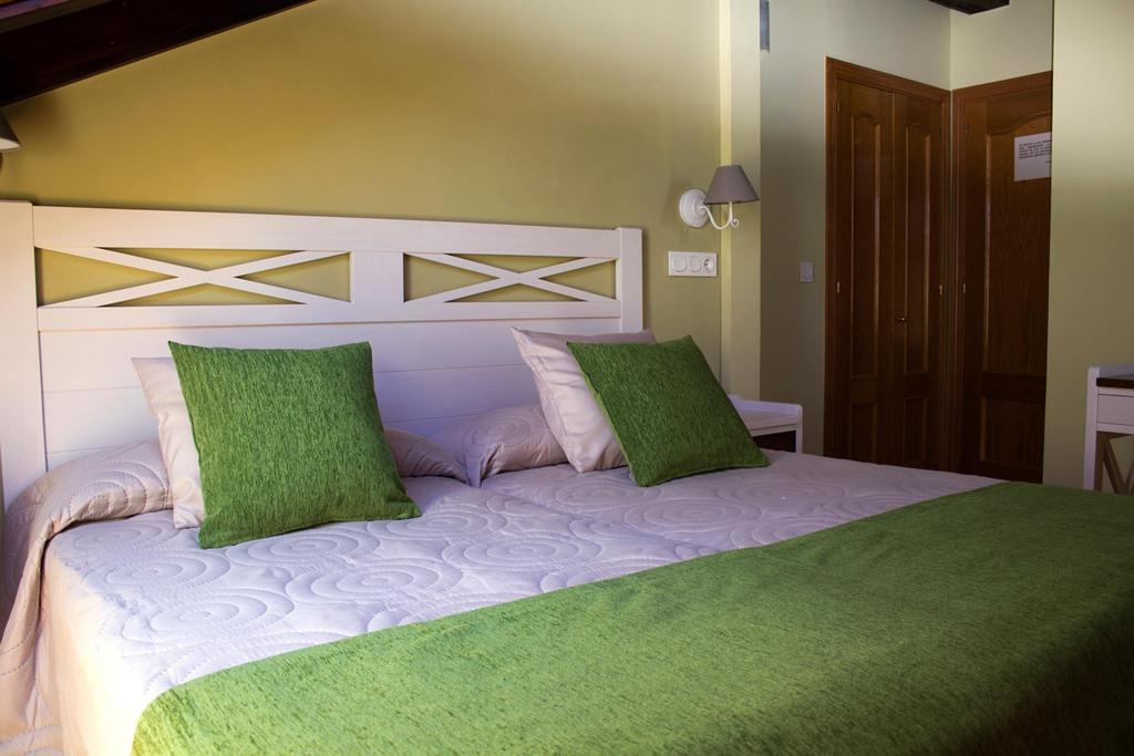 Hotel Y Apartamentos El Camin Poo De Llanes Chambre photo