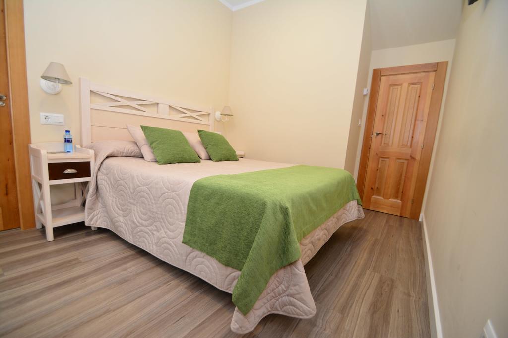 Hotel Y Apartamentos El Camin Poo De Llanes Chambre photo